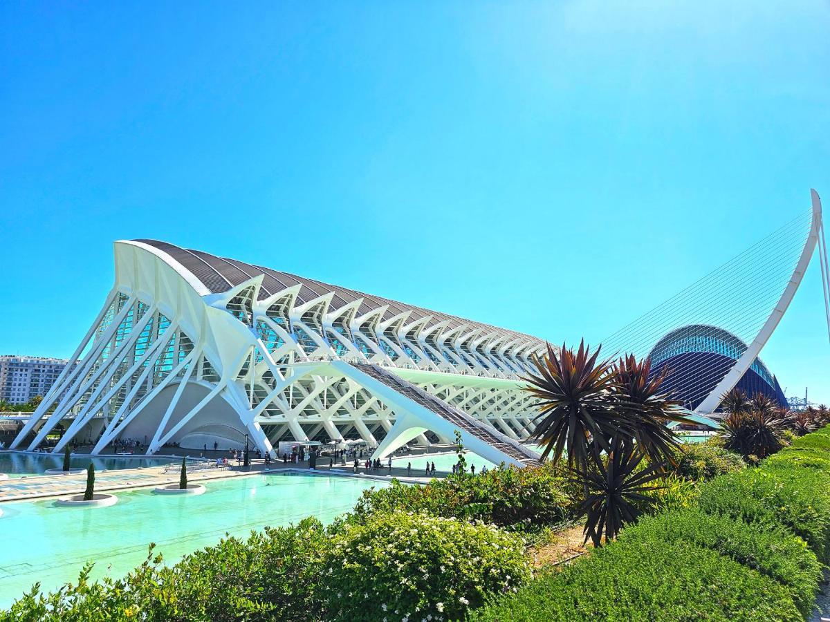 Apartamentos Las Ciencias R บาเลนเซีย ภายนอก รูปภาพ